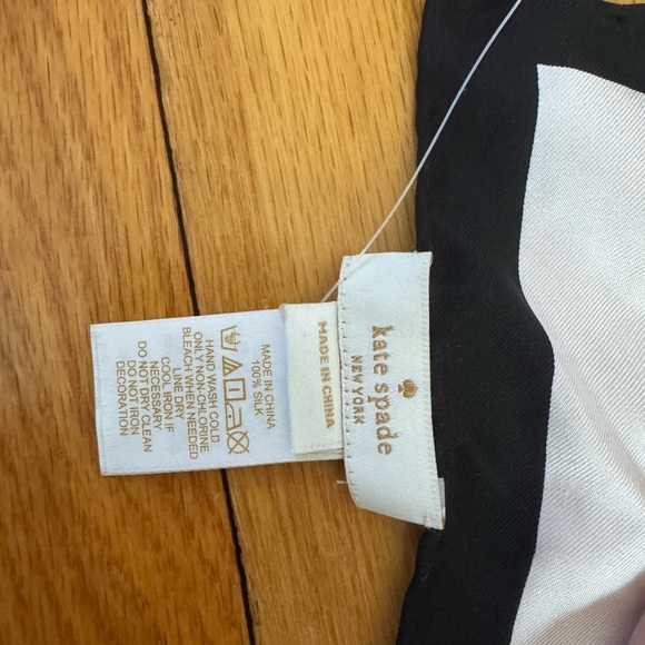 Just married silk Kate spade scarf. Never used just stored for too long - Picture 3 of 5